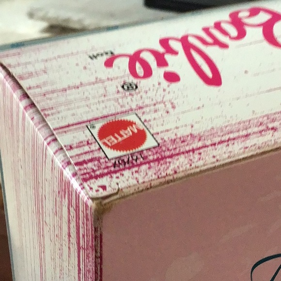 The great Eras Collection Barbie as a French lady - Picture 6 of 6